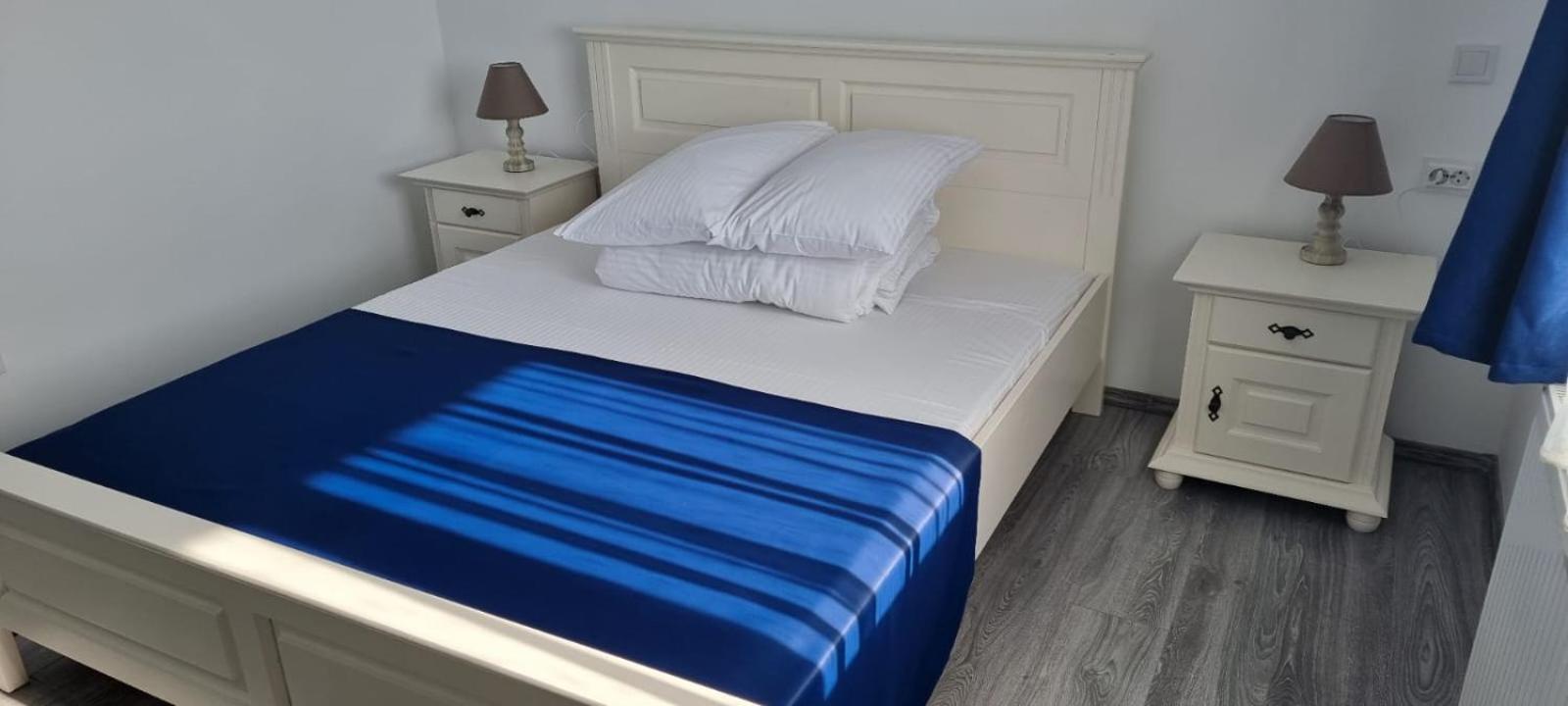 Cameră triplă cu baie privată